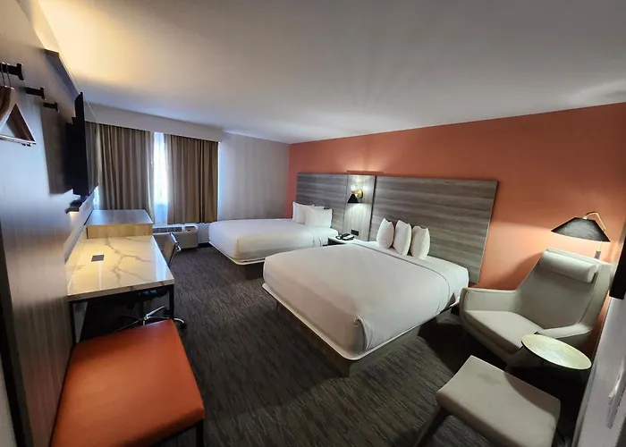 Hotel The Grand Peoria