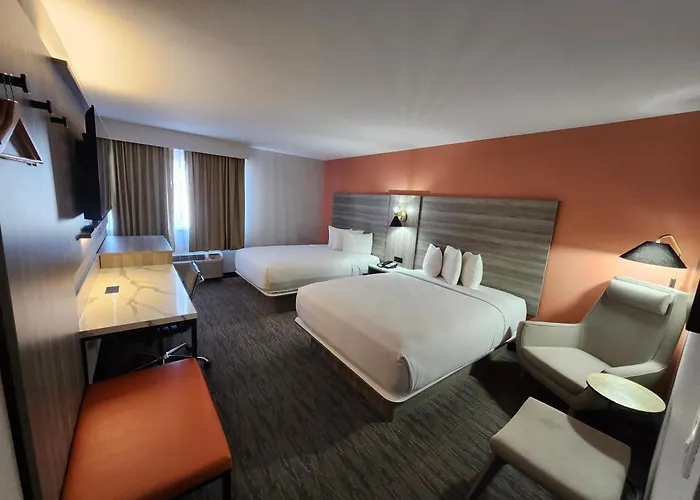 Hotel The Grand
